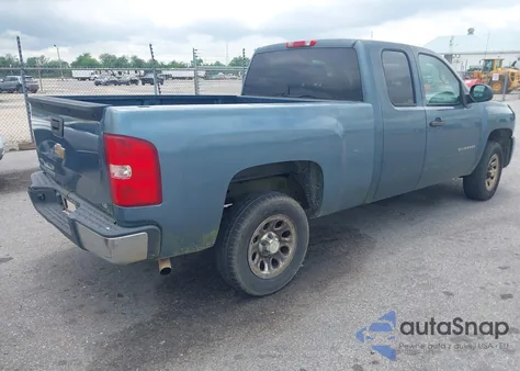 2010 Chevrolet Silverado 1500 Ls z USA, uszkodzony, nr VIN 1GCSCREA7AZ200408